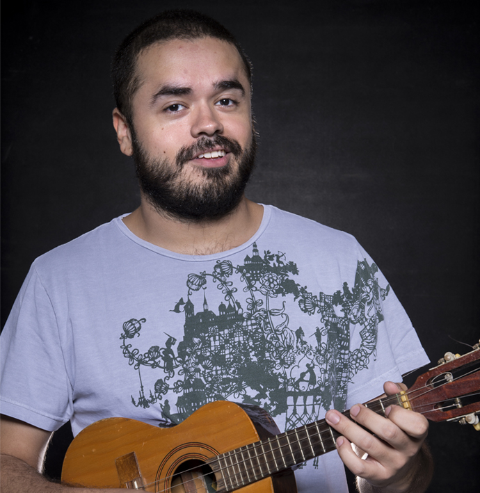 Foto de Kiko - Voz, Cavaco e Guitarra - Banda de Quebrada